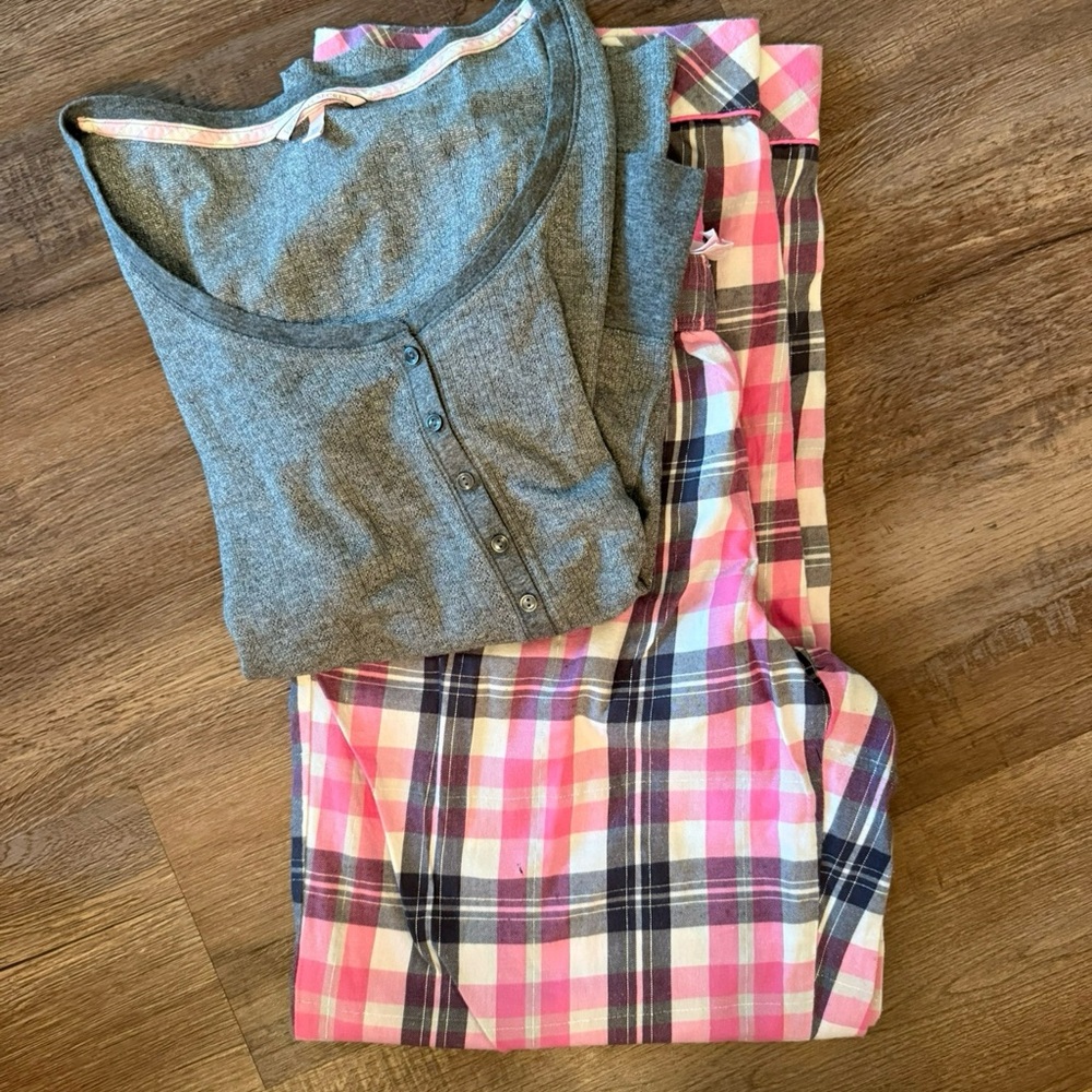 Victoria’s Secret pajama set